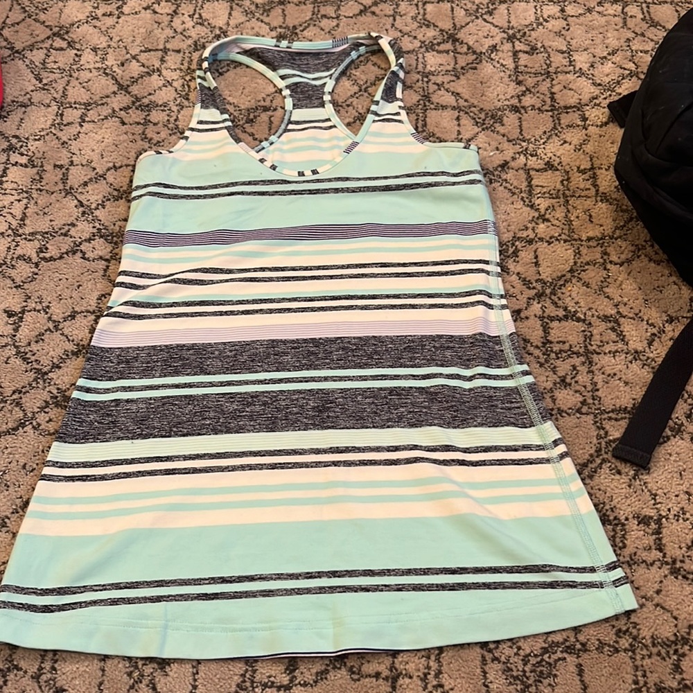 Lululemon tank top!!